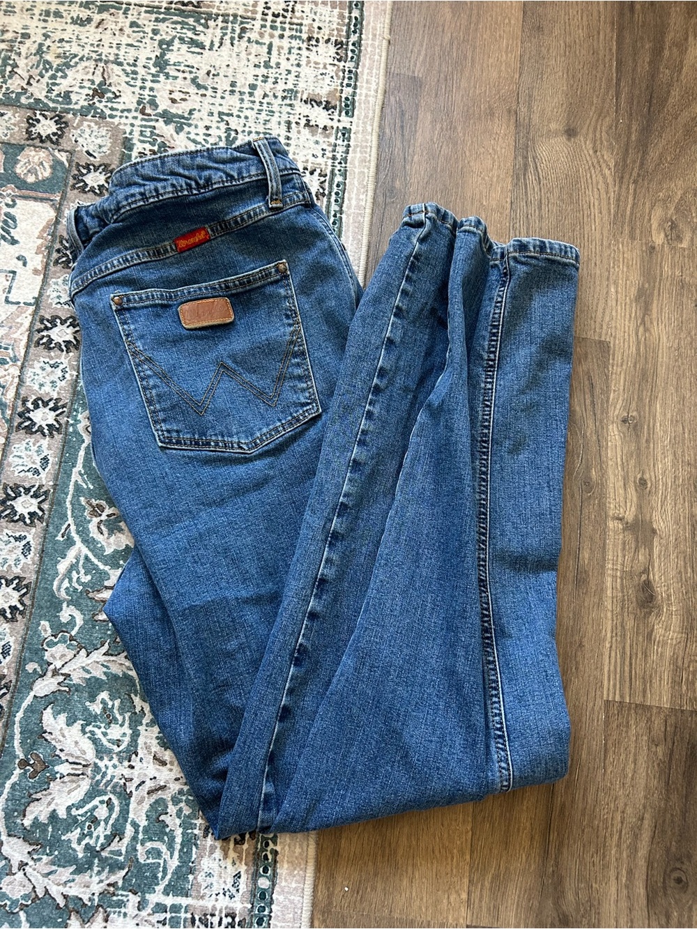 Wrangler Women’s Straight Leg Jeans